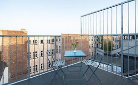 B-Hotel